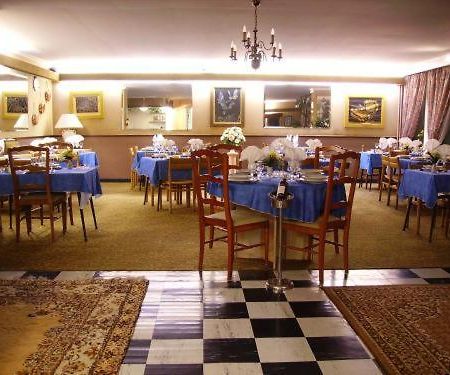 Hotel Restaurant Du Tourisme Latronquière Eksteriør bilde